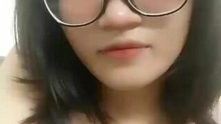 Viral Abg Indo Cindo Kacamata Dewi Cantik Hot Toge dan Tobrut banget Live buat Ayang New 2025